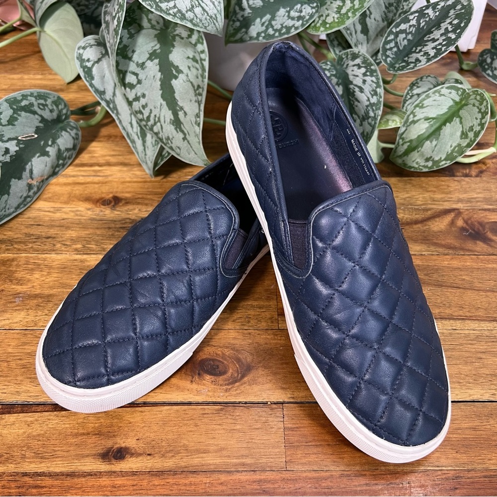 Tory Burch 8 quilted blue leather sneakers